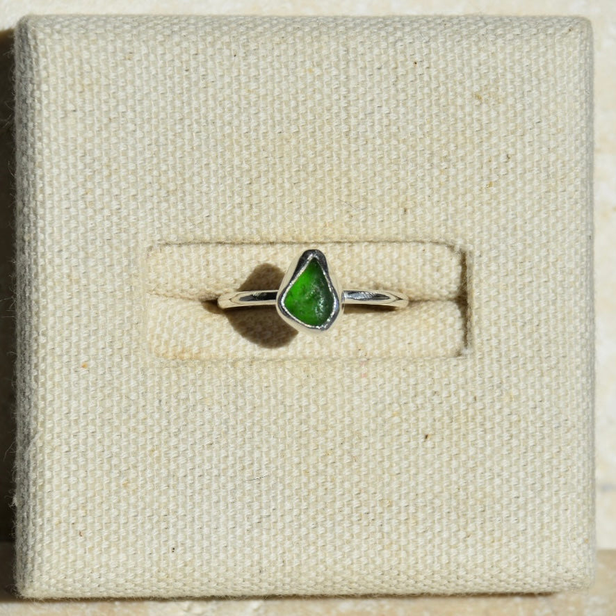 Emerald Green Sea Glass Ring | Size M